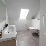 1860 Im Dinkelhaus Bed & Breakfast