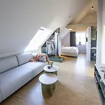 1860 Im Dinkelhaus Bed & Breakfast